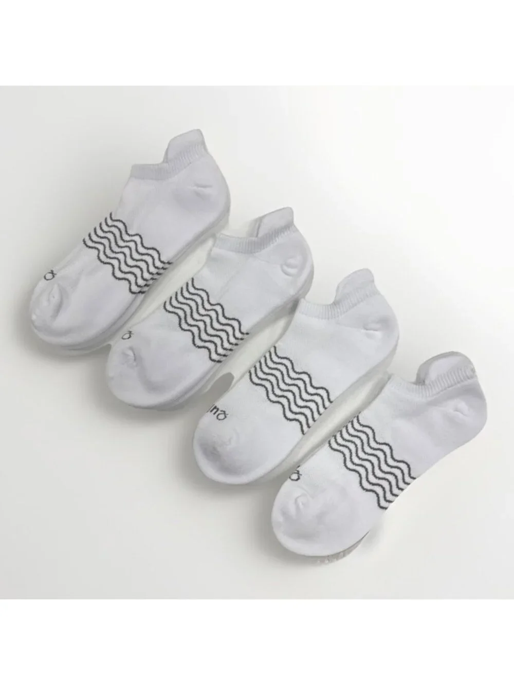 Quince Men's Organic Cotton Ankle Socks 4-Pack in White Size XS/S 5-8